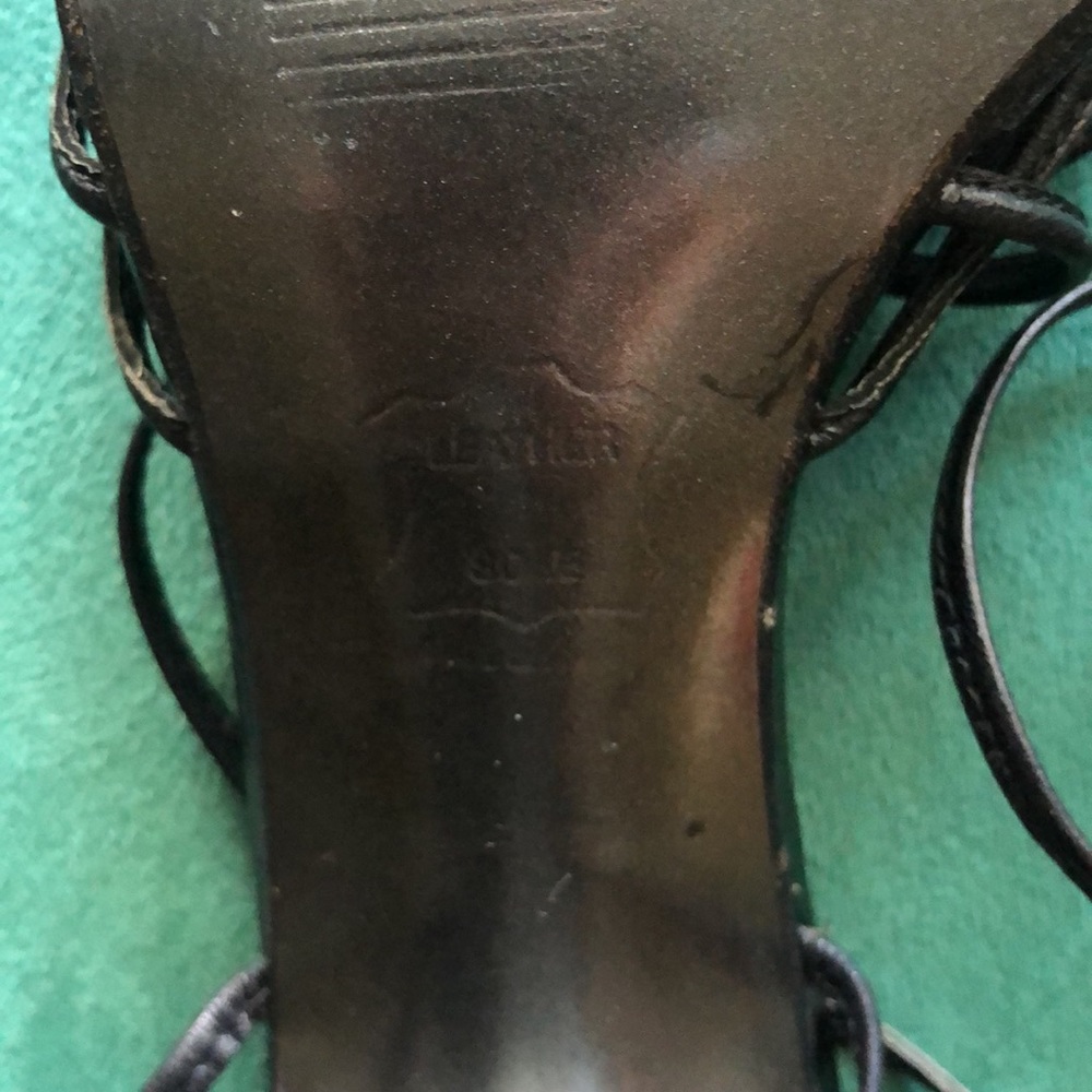 STUART WEITZMAN - Picture 4 of 4